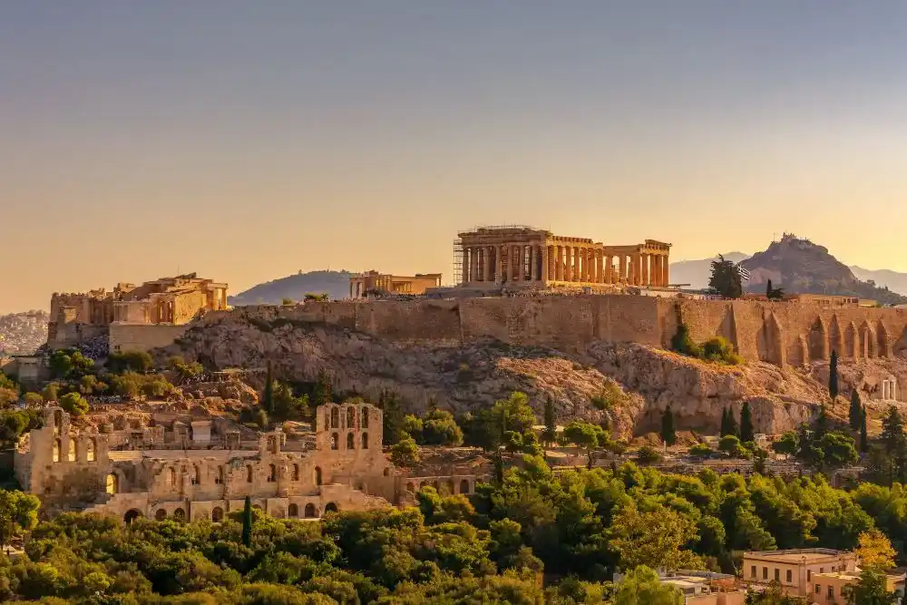 A scenic view of the Pantheon in Athens, Greece!