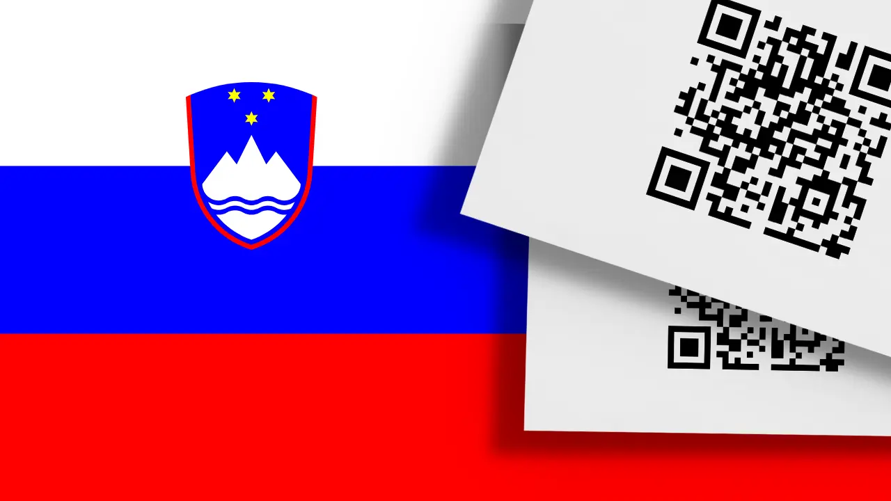 Slovenian flag with a QR-coded fiscal receipt overlay, representing electronic fiscalization and compliant e-invoicing solutions provided by DDD Invoices.