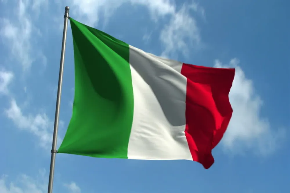 Italy flag where DDD Invoices empowers seamless integration 