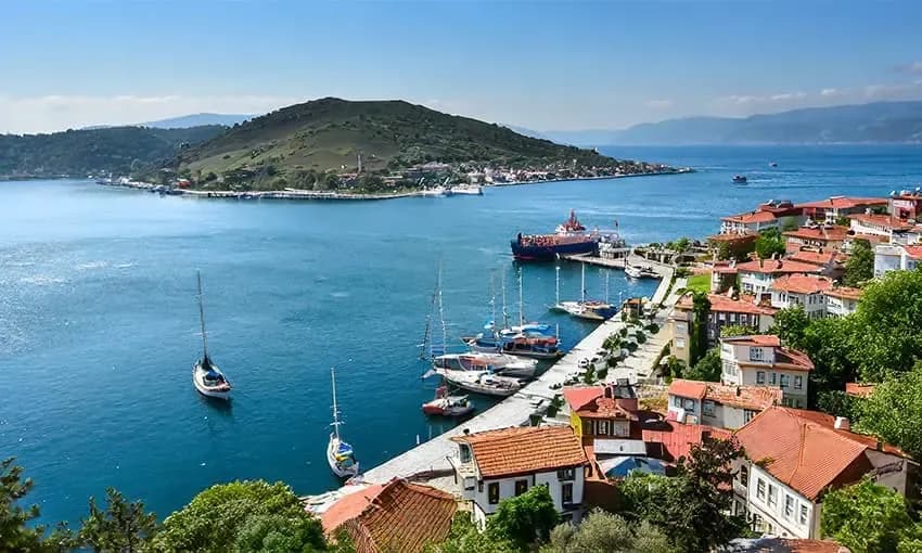 Scenic view of Türkiye where DDD Invoices streamlines  e-invoicing across the region.