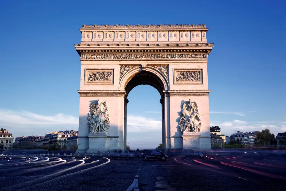 Arc de Triomphe B2B e-invoicing in France!
